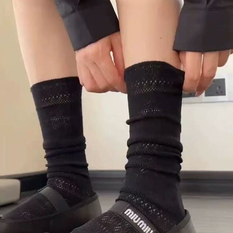 ブラック