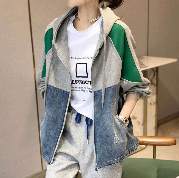 グリーン