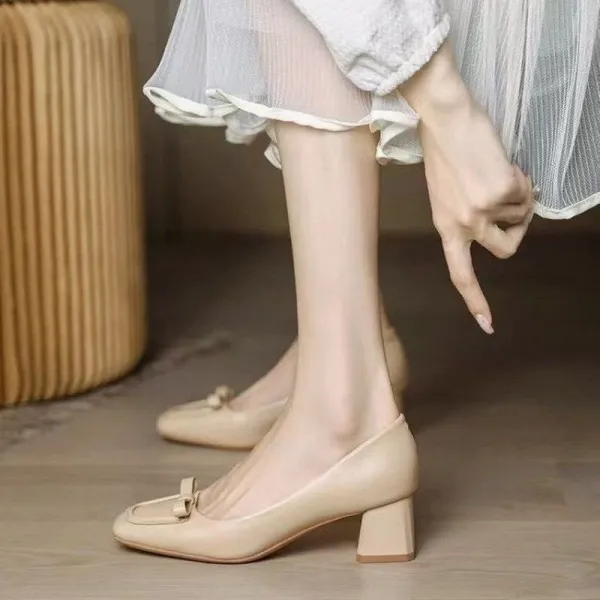 パンプス無地スクエアトゥリボン付き｜足裏にフィット