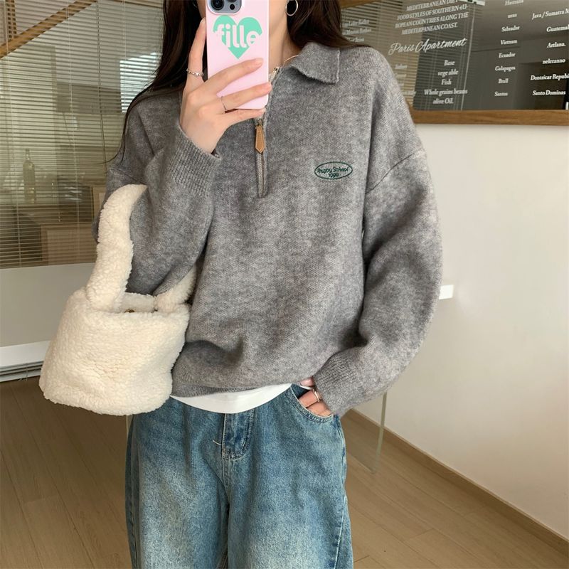 グレー