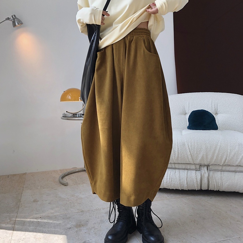 イエロー