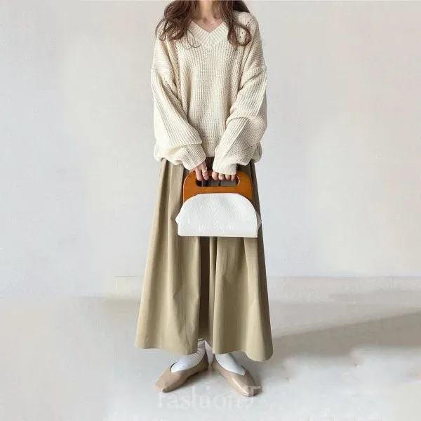 【２点セットアップ】好感度UP ニットセットアップ ハイウエスト Aライン ナチュラル ギャザー パフスリーブ 秋冬 Vネック カジュアル 長袖 シンプル レディース ファッション 大人可愛い 無地