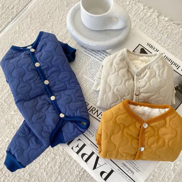 一枚で視線を奪う5色展開暖かい無地ボタンペット服シンプル無地高級感裏起毛ペット服手触り良くペットウェア