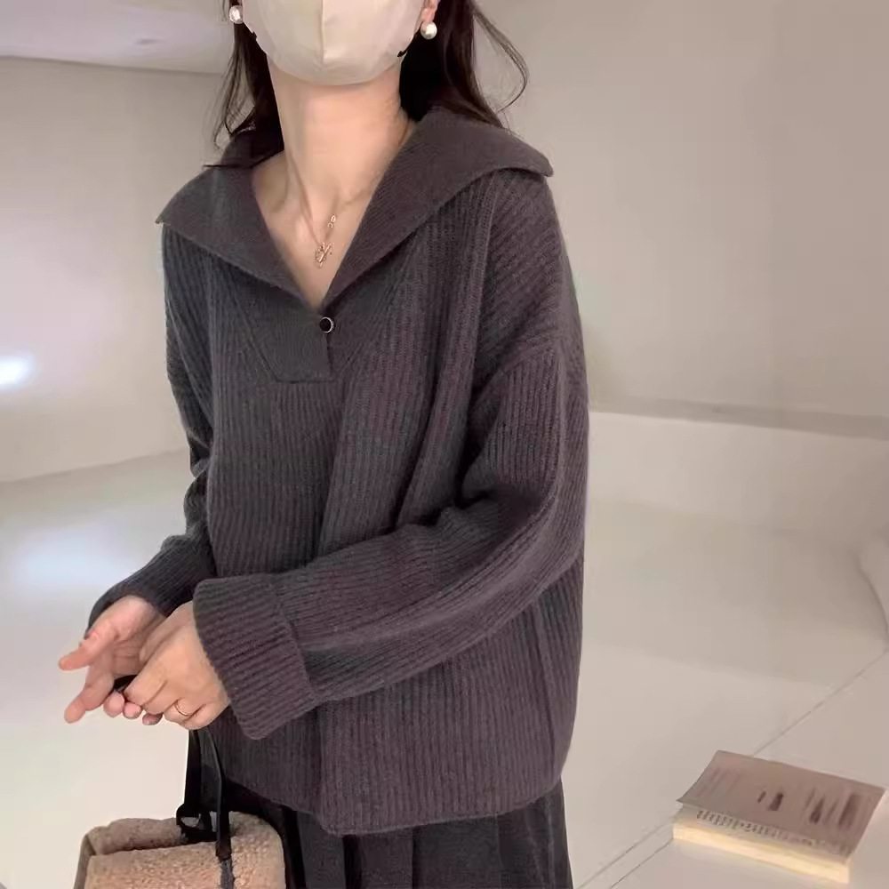 ダークグレー