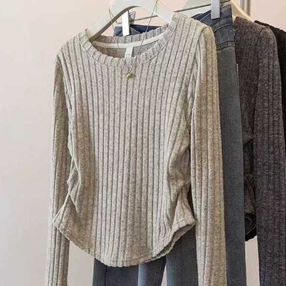 ベージュ