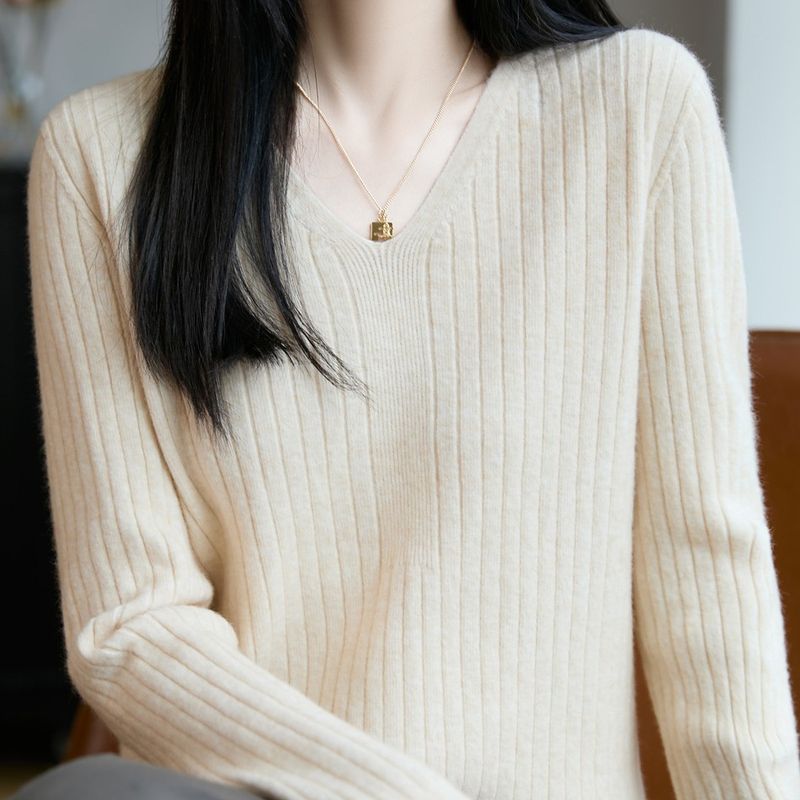 ベージュ