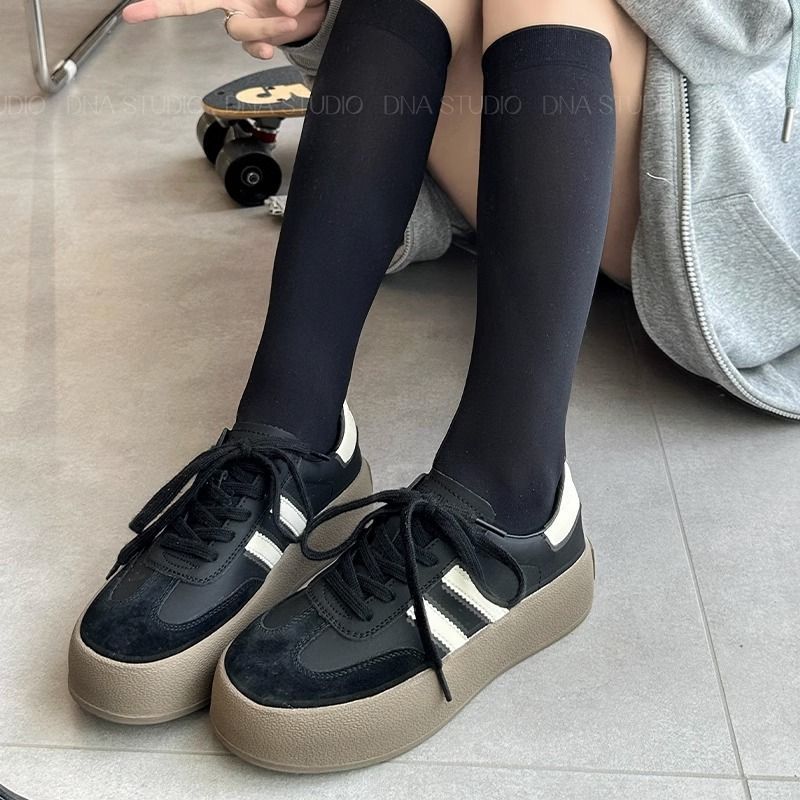 ブラック
