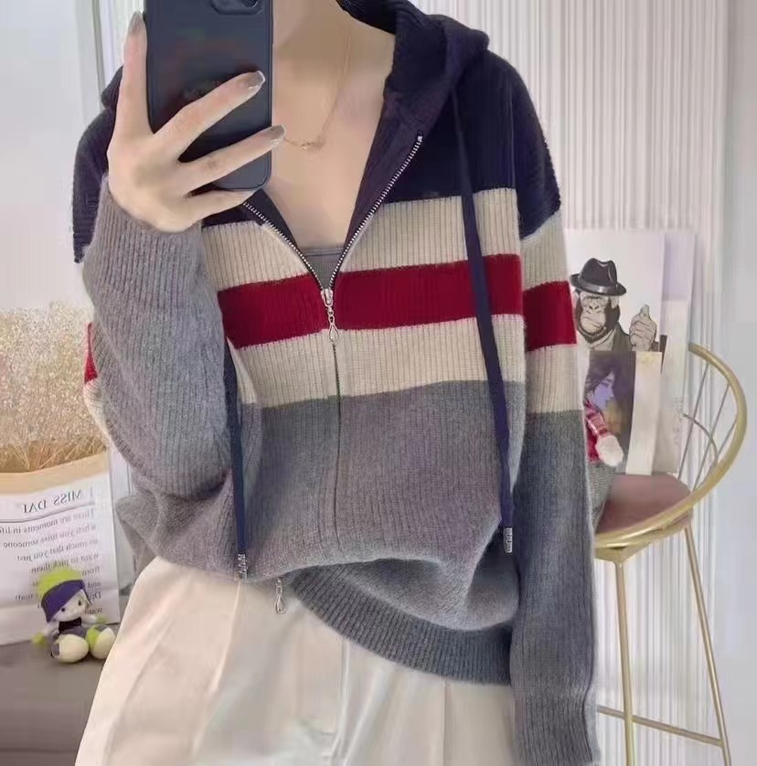 ネイビー