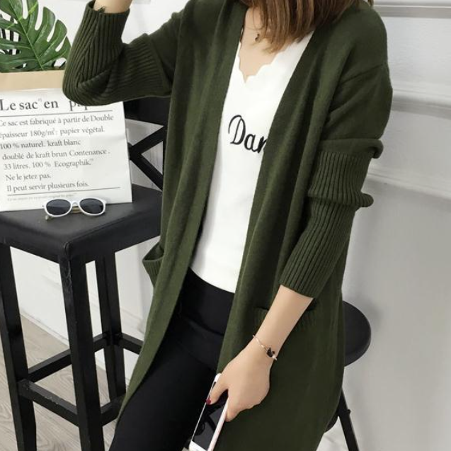 アーミーグリーン