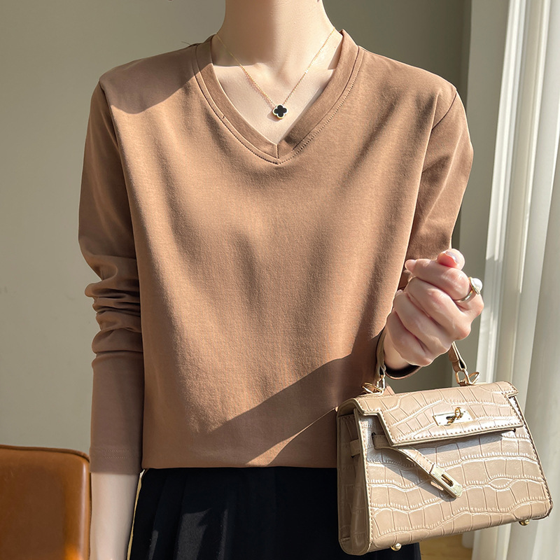 ダークブラウン