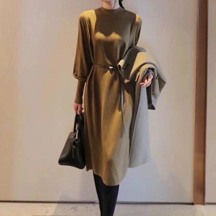 アーミーグリーン