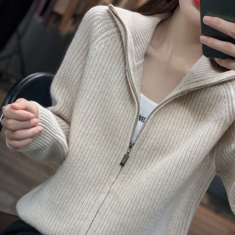 ライトベージュ