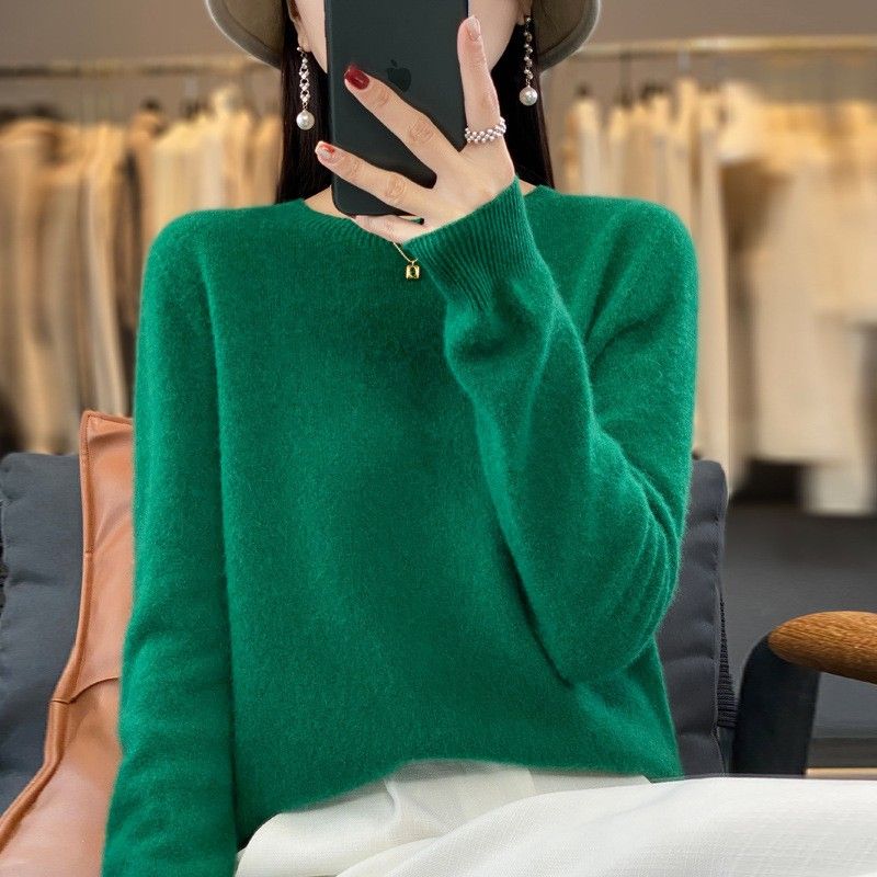 エメラルドグリーン