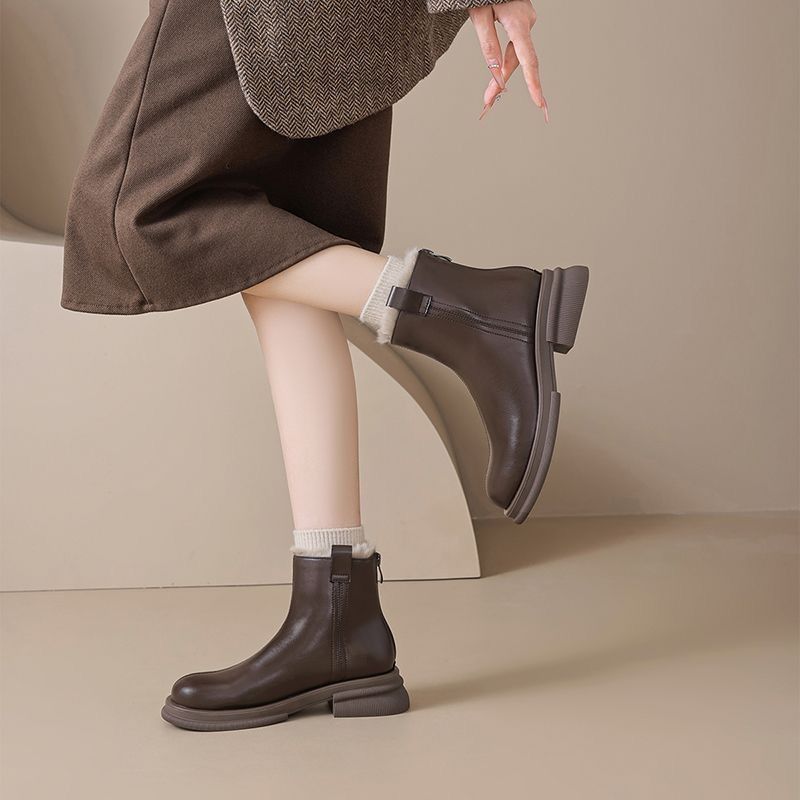 ダークブラウン