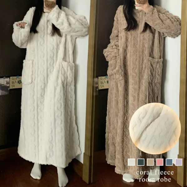 一度着たら脱げない。極上モコモコ着る毛布ワンピ。