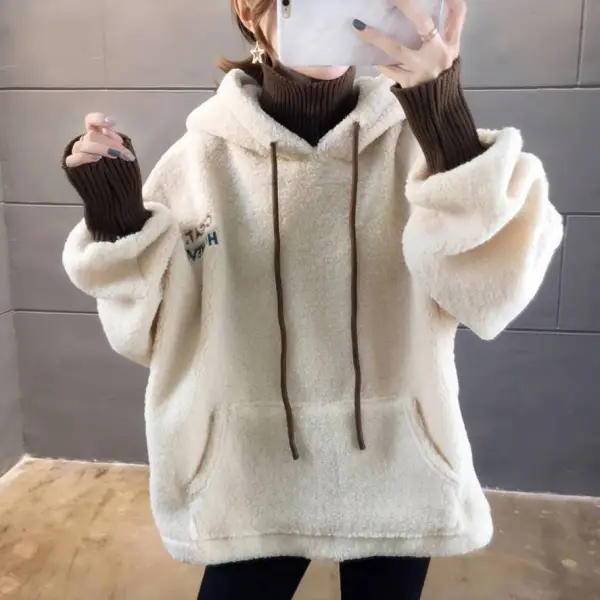 雑誌に掲載された大きめのサイズ感フード付き長袖重ね着風アルファベット韓国系スウェット・パーカー