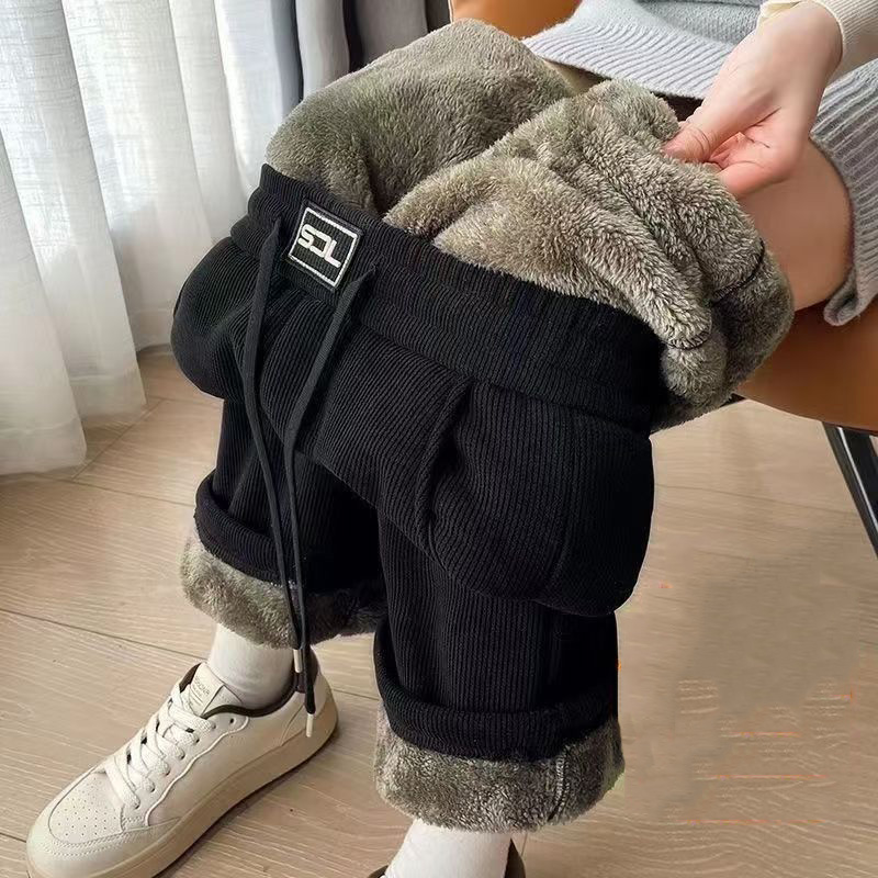 ブラック/ストレートパンツ