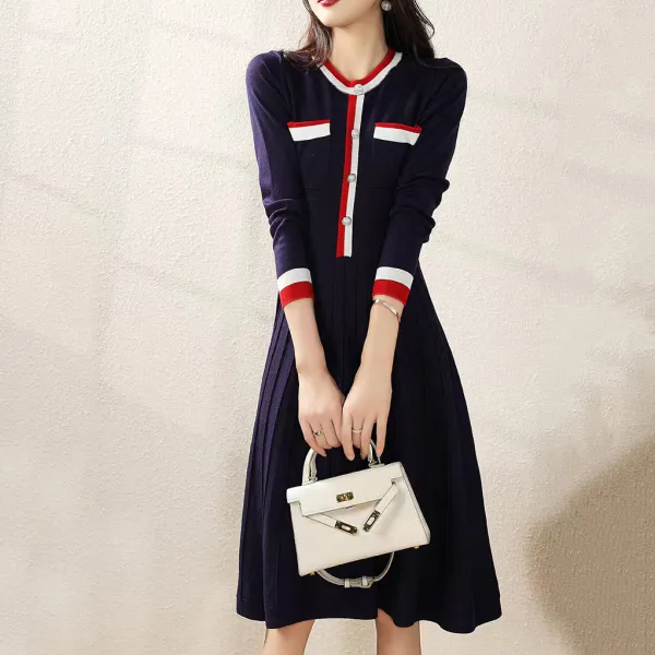 ニットワンピース切り替え長袖Aラインボタン配色 | 主役級
