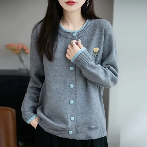 大人のお洒落をキャッチ! 刺繍 ラウンドネック 長袖 切り替え ボタン シンプル ニットセーター