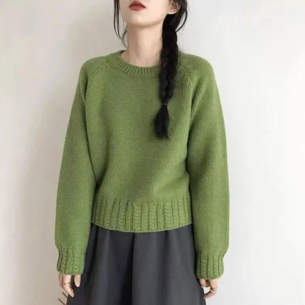 大人のお洒落をキャッチ!無地ラウンドネックプルオーバーショート丈長袖シンプルニット・セーター