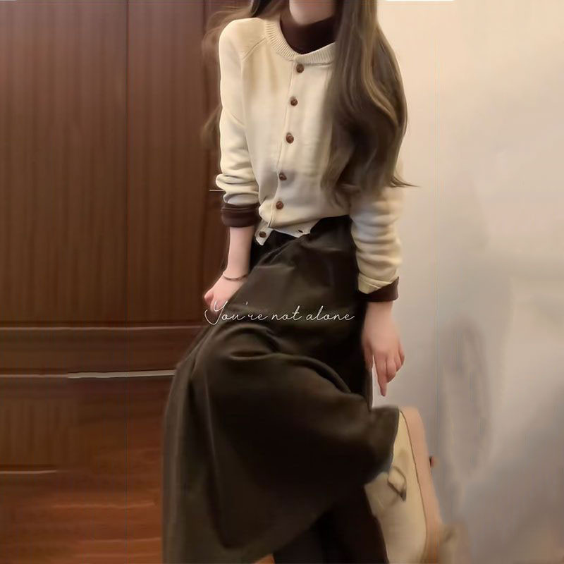 カーディガン+スカート