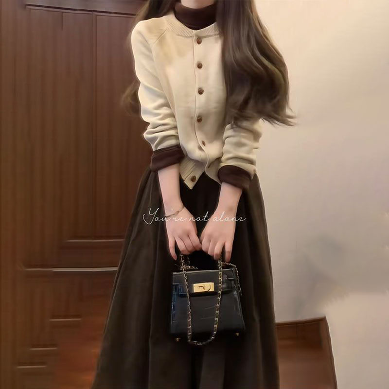 カットソー+カーディガン+スカート