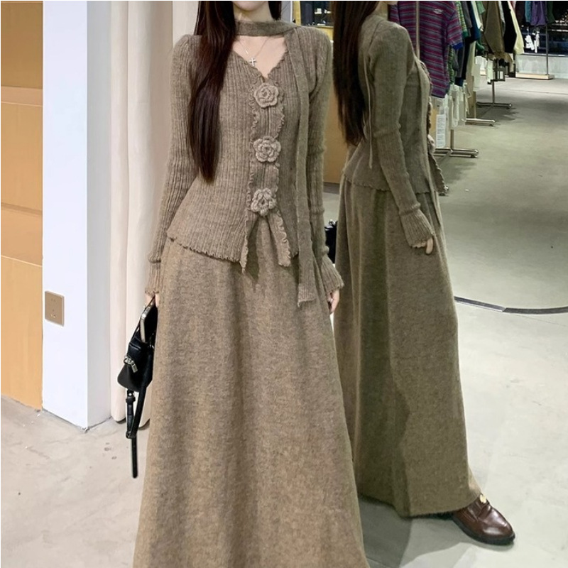 カーキ セットアップ