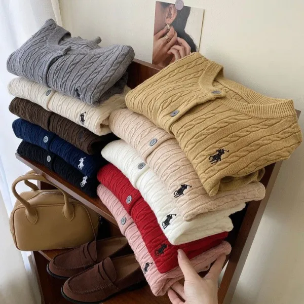 【全10色】カーディガンラウンドネックボタン刺繍 | 絶対欲しい