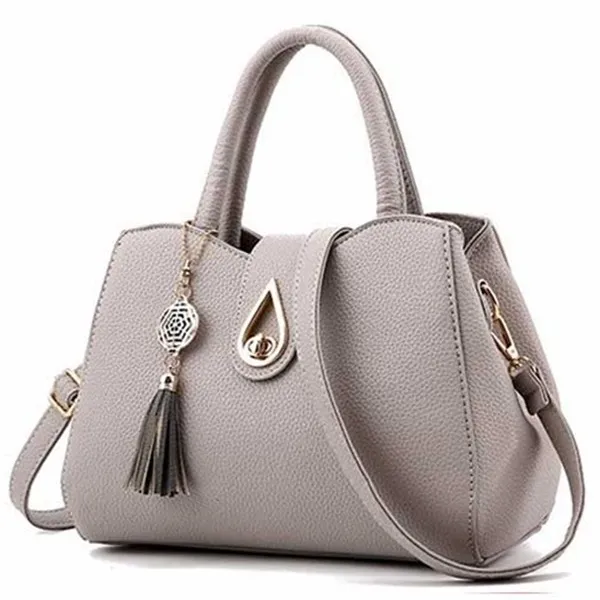 オトナ可愛いファッション無地 差込錠 斜め掛け ハンドバッグ