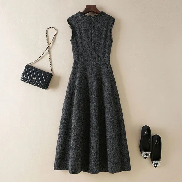 ワンピースVネックフリンジAラインノースリーブ無地