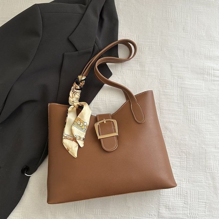 ライトブラウン