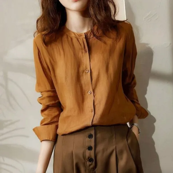 ラウンドネックソフトブラウス