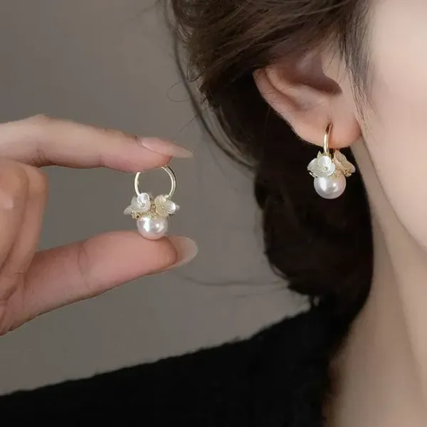 ピアスビーズラインストーン花・植物｜可愛いデザイン