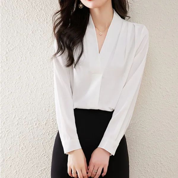 Vネック綺麗めブラウス