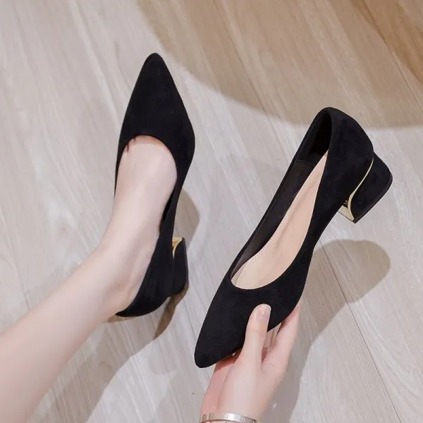履くだけでスッキリ美脚無地ポインテッドトゥキックローヒールパンプス