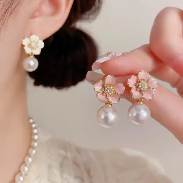 絶対欲しい 女性に大人気 パール シンプル スウィート ラインストーン ピアス