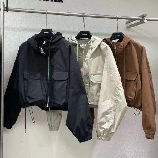 ジャケット マウンテンパーカー レディース パーカー 長袖 アウター ライトアウター パーカージャケット ジャケット ブルゾン フード付き 薄手 ショート丈 パーカー ジップアップ フードパーカー スタンドカラー 裾ドロスト おしゃれ ゆったり 体型カバー 春夏