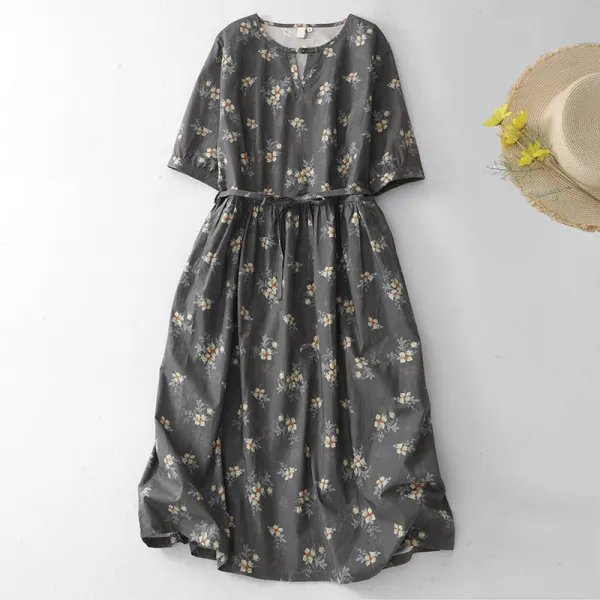 プリントワンピースラウンドネックAライン半袖｜女っぽさが漂う