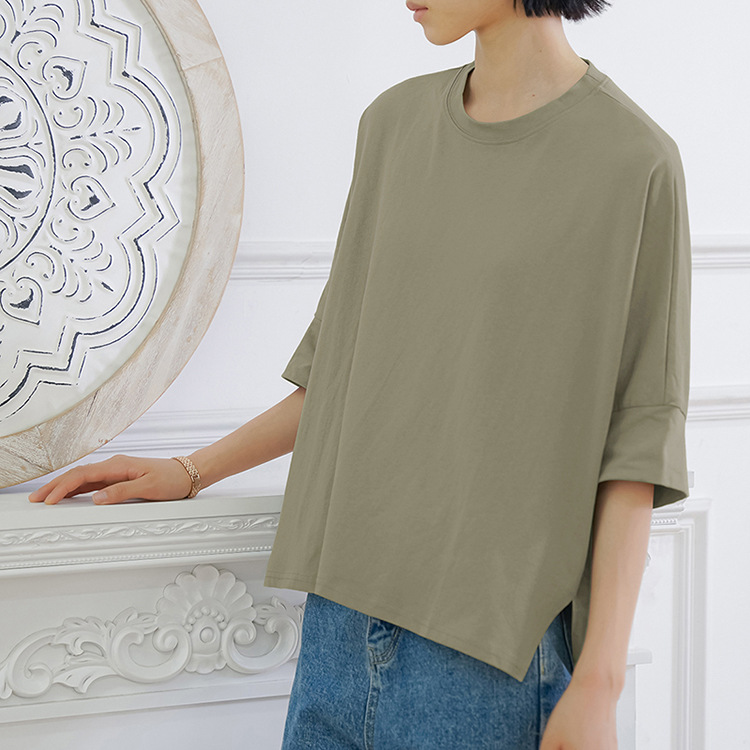 アーミーグリーン