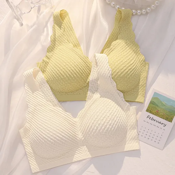 立体感のあるしっかり支え安心感のある浮かない5色展開無地ブラジャー