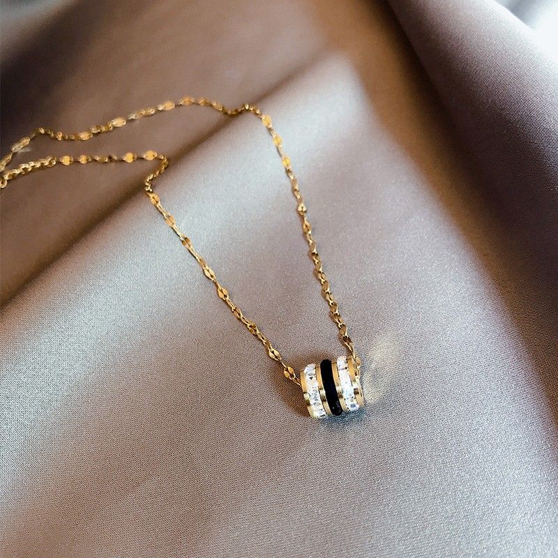 高級感ペンダント