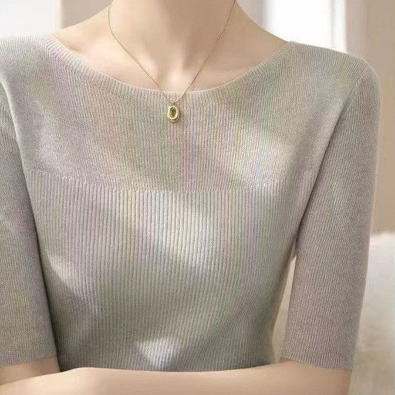 ライトグレーベージュ