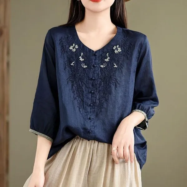 シャツ刺繍Vネック七分袖 | トレンドアイテム