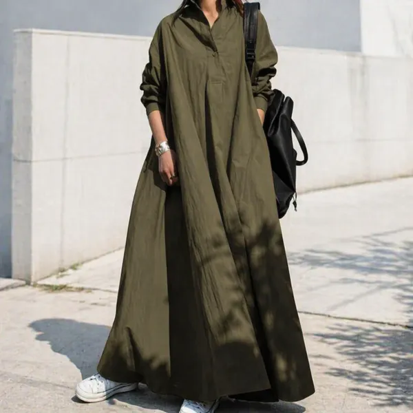 流行の予感雑誌に掲載された着回し力抜群ナチュラルロング折り襟Aライン無地カジュアルワンピース