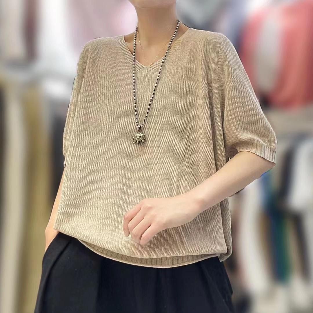 ベージュ