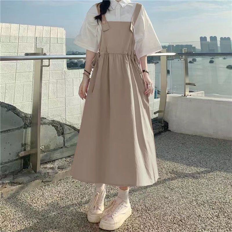 ベージュ