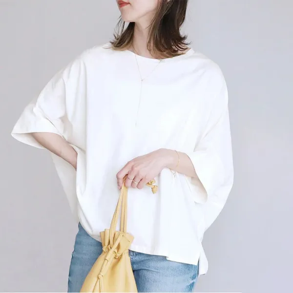 サイドスリット入り ゆったりドルマンスリーブTシャツ