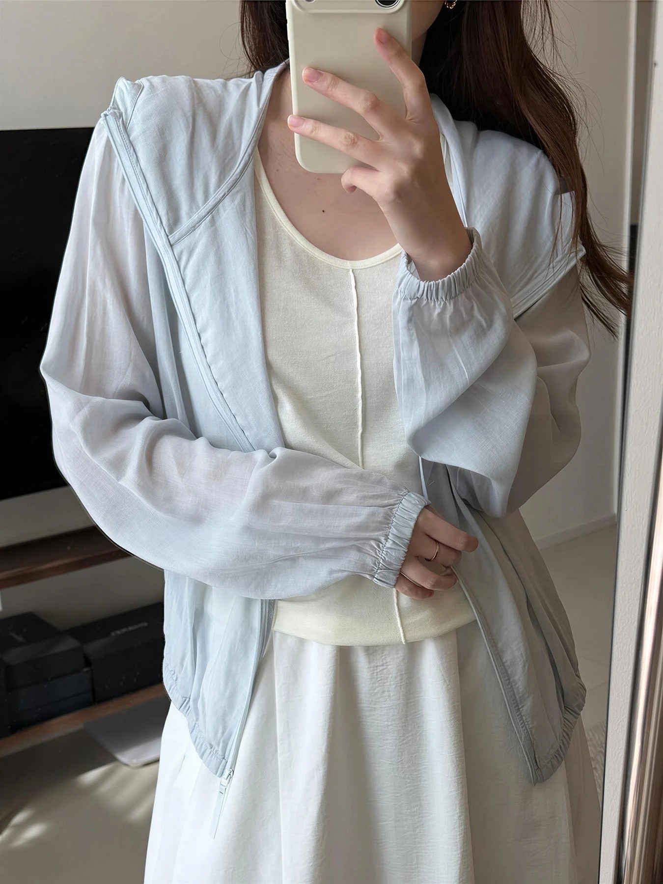 ライトブルー