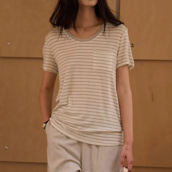 ゆったりミニマルなリネン混半袖Tシャツ