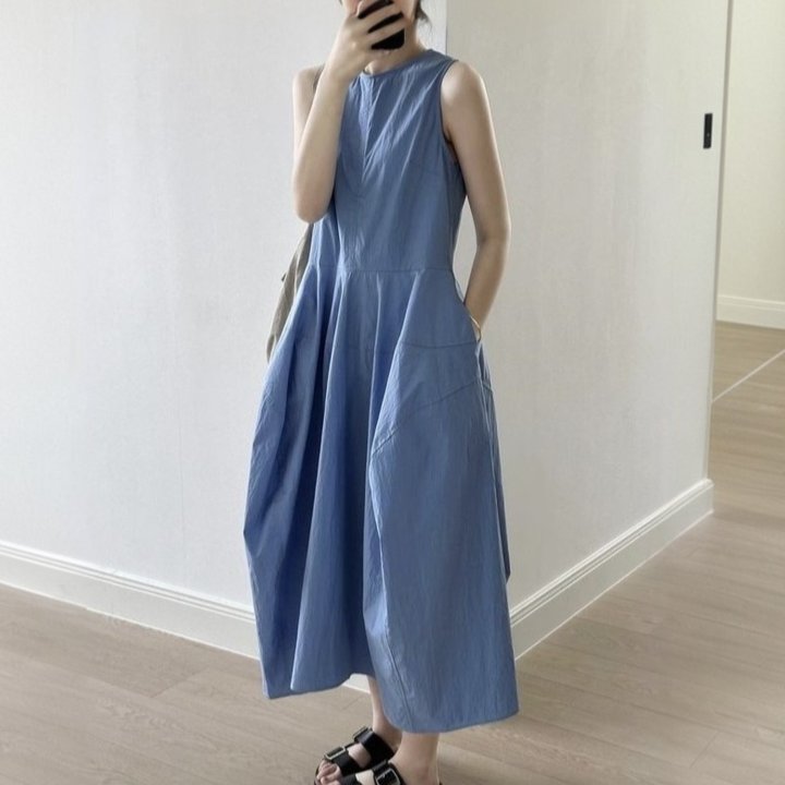 ブルー